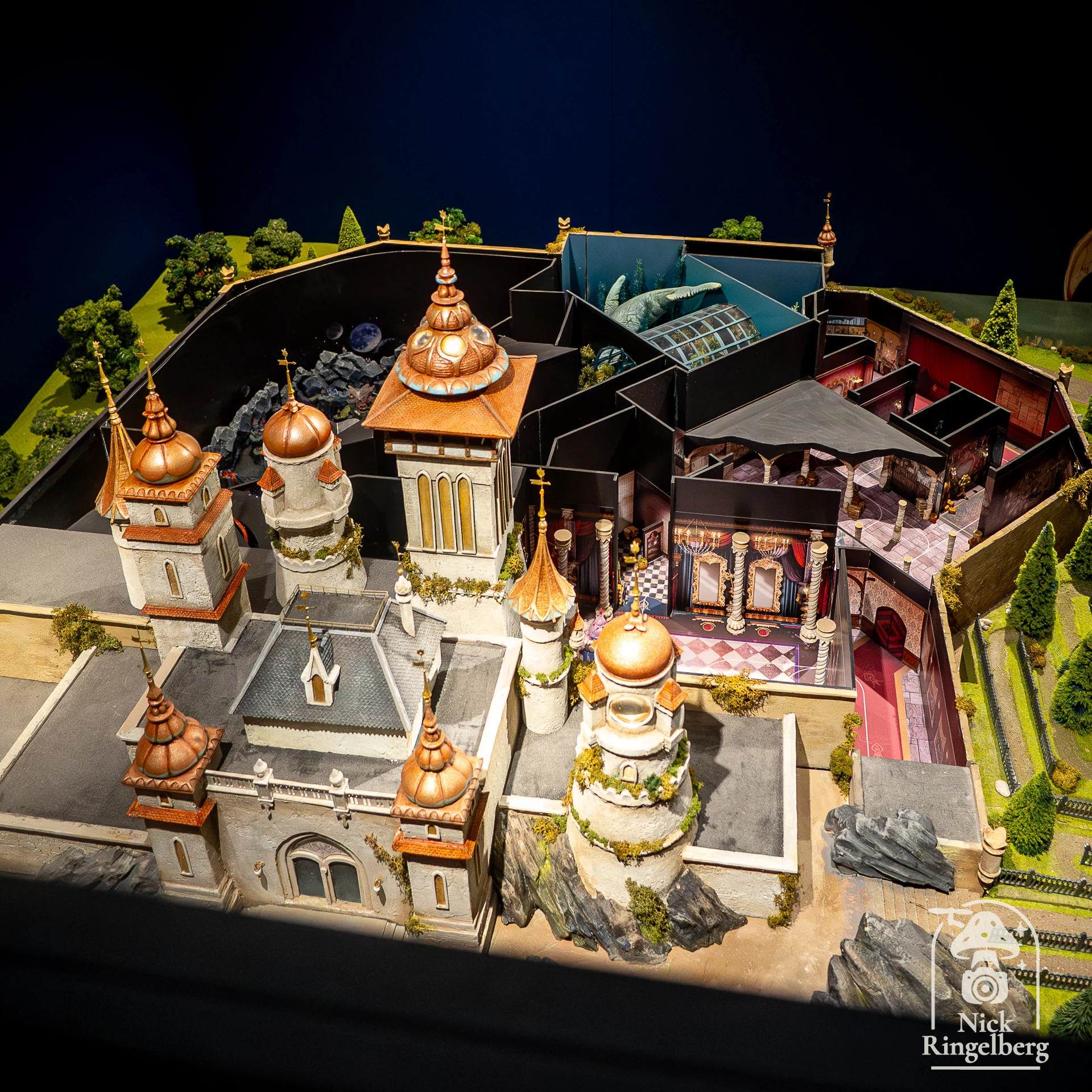 In de Efteling maken ze altijd eerst een maquette voordat iets gebouwd wordt, zoals bij Symbolica. #Efteling #Symbolica #maquette #modelbouw #ontwerp #themapark #attractie #bouwproces #pretpark #themeparks