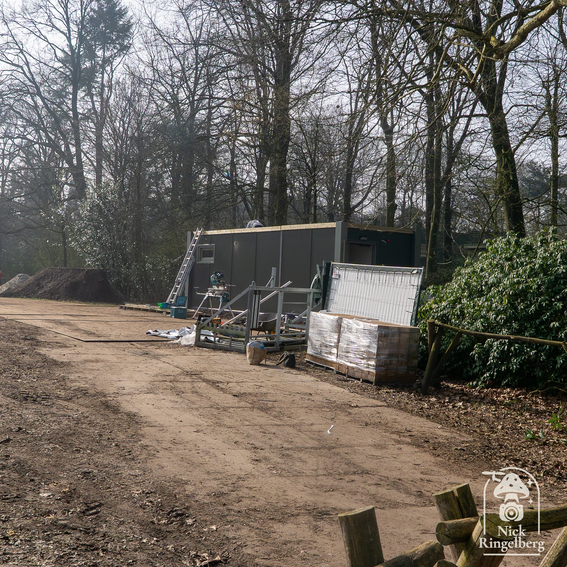 Een nieuw wc‑blok op een verrassend afgelegen plekje. Precies waar ik het niet verwacht had. #efteling #wc #themeparks