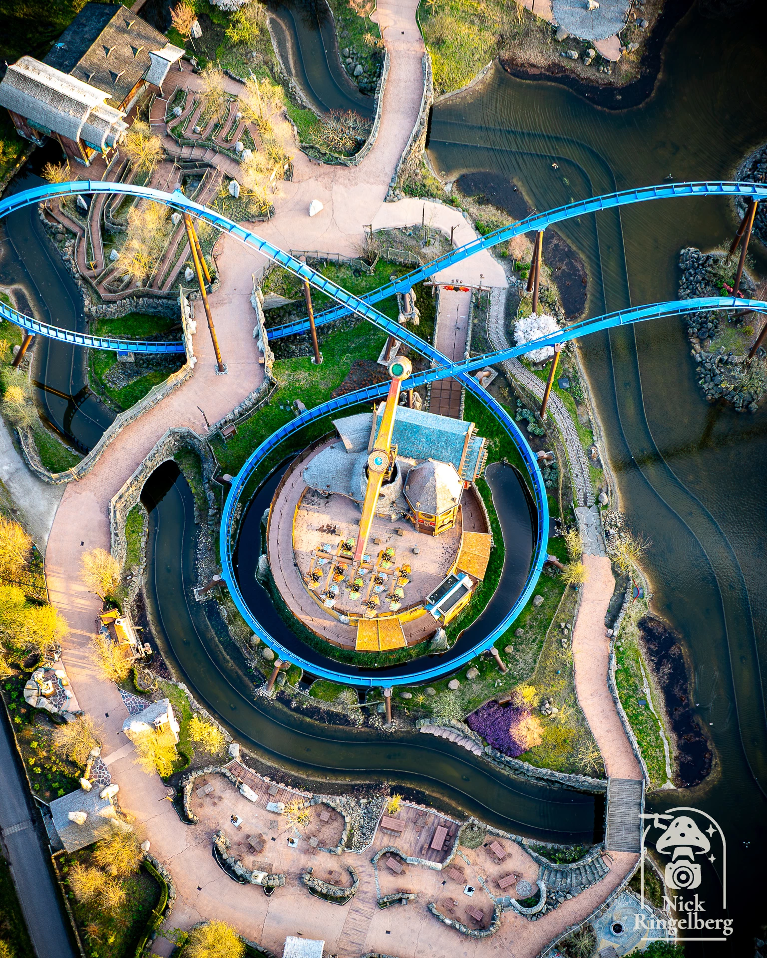 Toverland van Boven 😱❤️ Wie gaat er ook 25 uur rond slenteren op 27 & 28 juni? #toverland #nederlandvanboven #themepark #limburg
