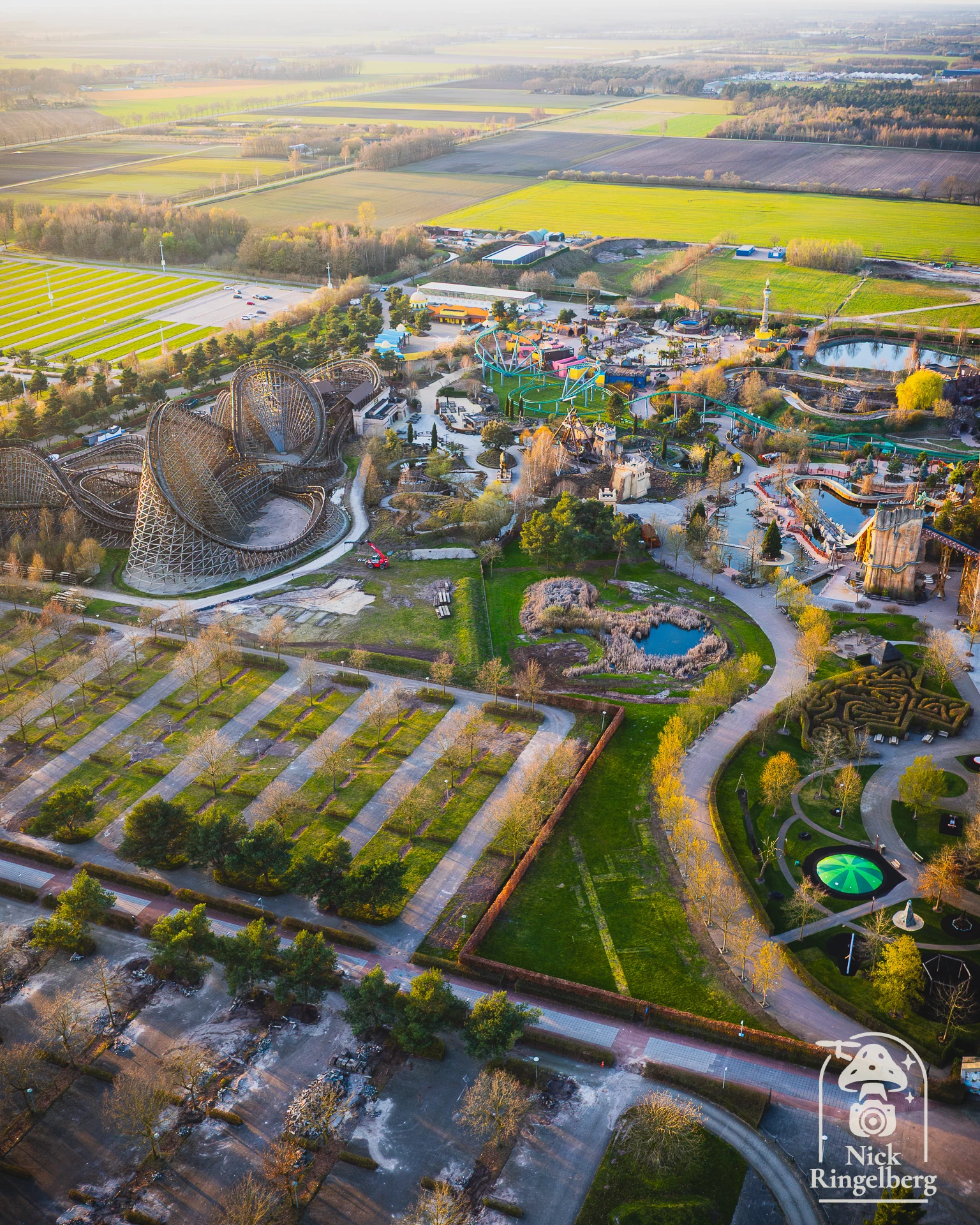 Toverland van Boven 😱❤️ Wie gaat er ook 25 uur rond slenteren op 27 & 28 juni? #toverland #nederlandvanboven #themepark #limburg