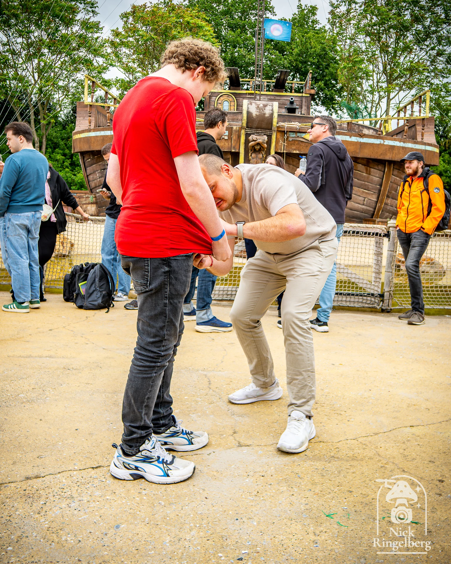 Bij Toverland even gekeken bij de Theme Park Fan Corner. Daar kon je 3 kanalen vinden, #ThemeParkLateNight, #DavincstyleGames & #ThrillsTastic #toverland #themeparks