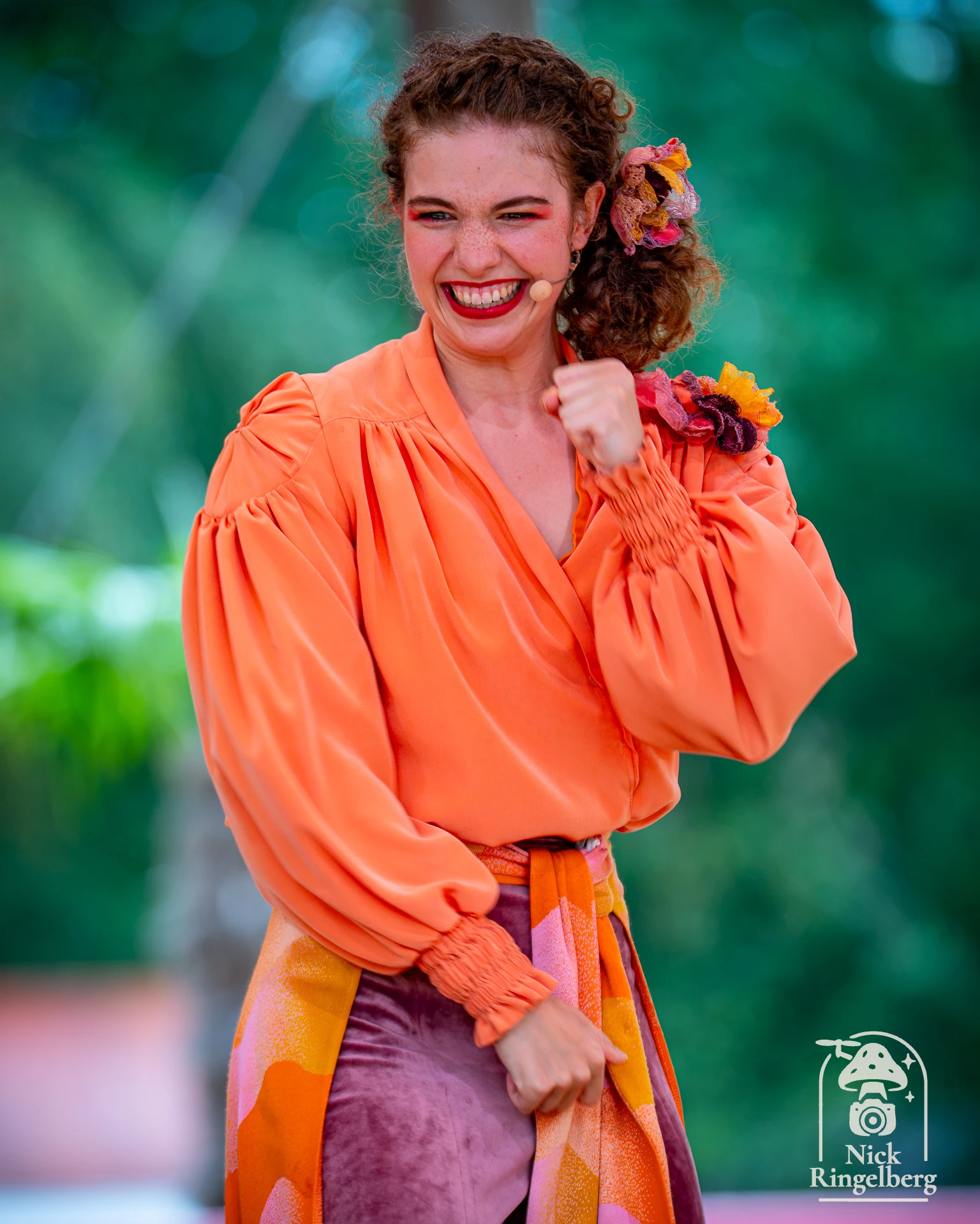Bijna 9.000 mensen die hier inmiddels meekijken met mijn foto's, video's en alles rondom de Efteling en pretparken. Best een bijzonder aantal eigenlijk. Nog een klein stukje te gaan naar de 9.000. Waarom volg jij mij eigenlijk? #efteling #eftelingfotografie #pretpark #themepark #fotografie