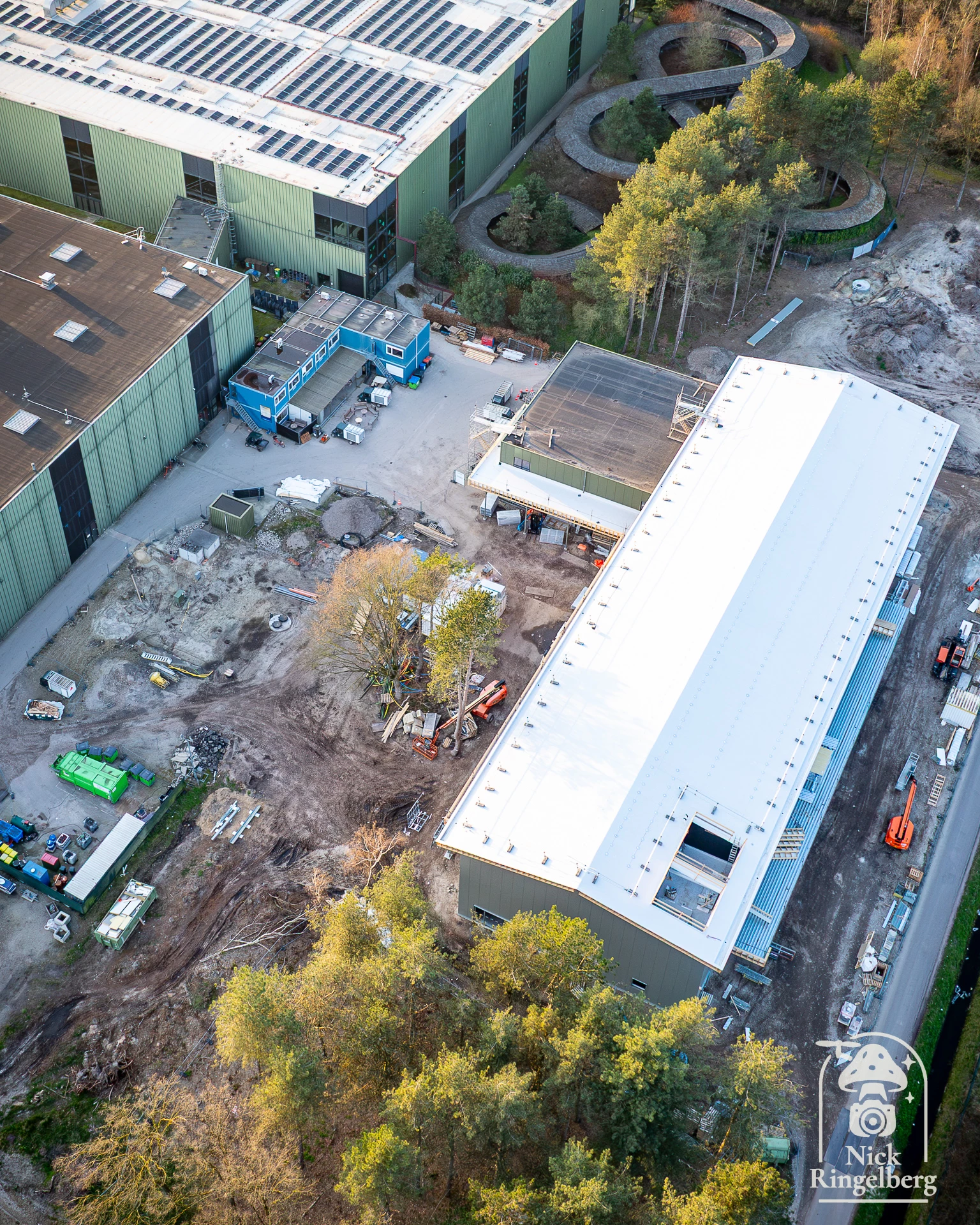 Bouwupdate bij Toverland: de nieuwe werkplaats van de Technische Dienst krijgt al steeds meer vorm. #Toverland #themeparks #bouwupdate