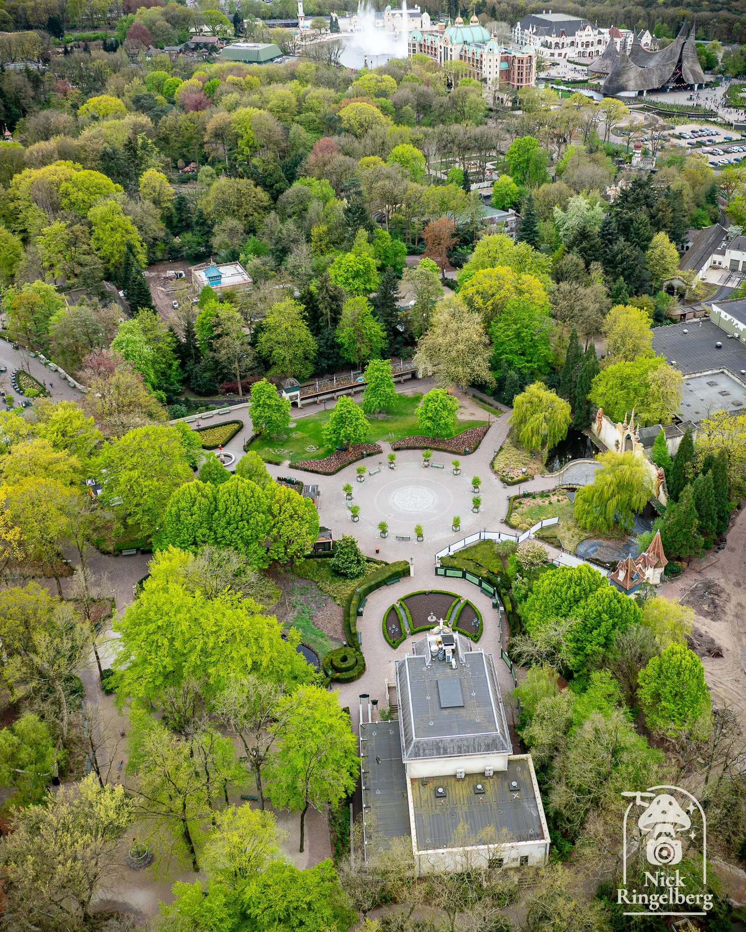 Er ontstaat een leeg gat in het Sprookjesbos. Ik vind het zo jammer dat het mooie wandelpad naar Repelsteeltje verdwenen is 😱 #efteling #themeparks #sprookjesbos #bouwupdate
