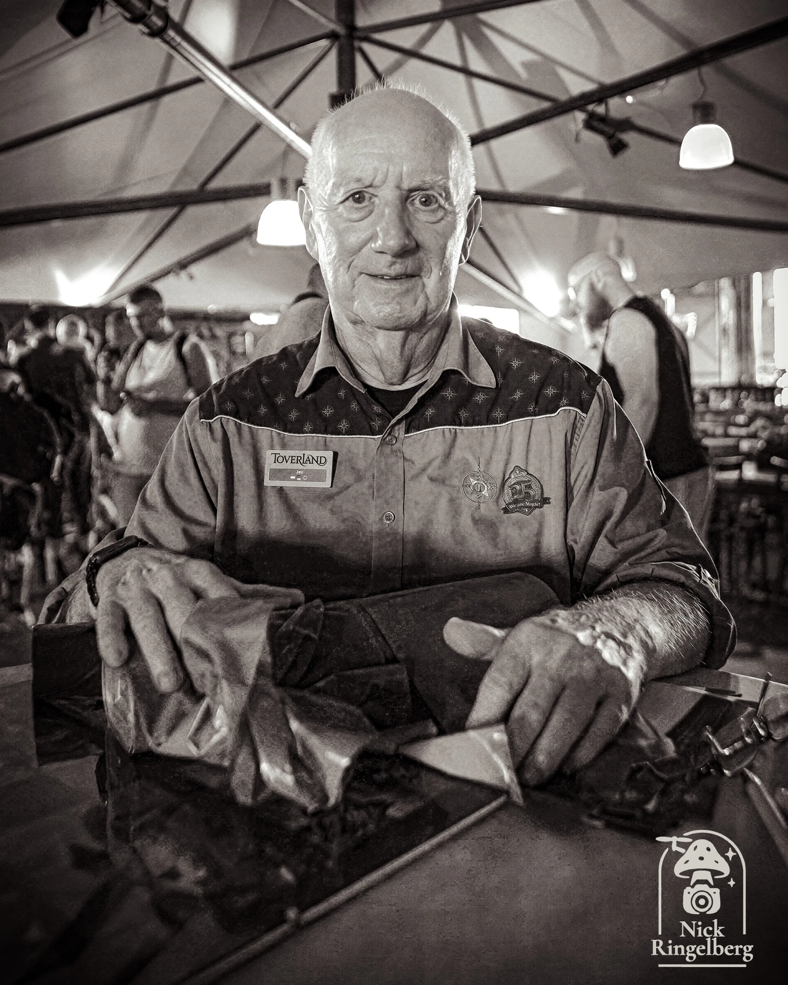 Meet de Legends van Toverland. Was erg leuk om een praatje met iedereen te mogen maken. Ga jij het Toverland 25 jaar boek kopen? #toverland #MeetdeLegends #themeparks #limburg