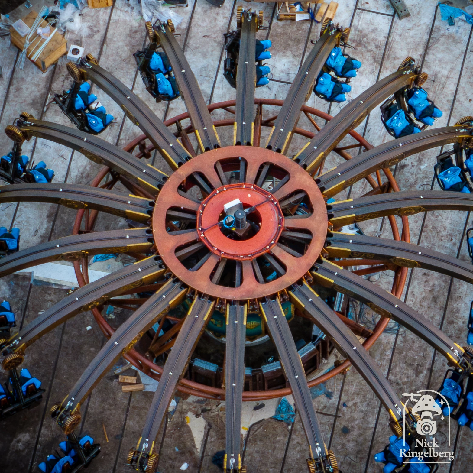 Smurfenring bouwupdate! #efteling #ravenring #themeparks #vekoma #bouwupdate