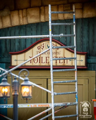 De Bevrijding Toiletten en Ravenring details.

#efteling #kleineboodschap #themeparks