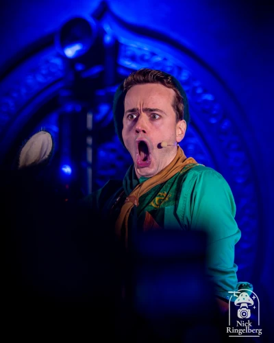Bijna 9.000 mensen die hier inmiddels meekijken met mijn foto's, video's en alles rondom de Efteling en pretparken. Best een bijzonder aantal eigenlijk.

Nog een klein stukje te gaan naar de 9.000.

Waarom volg jij mij eigenlijk?

#efteling #eftelin
