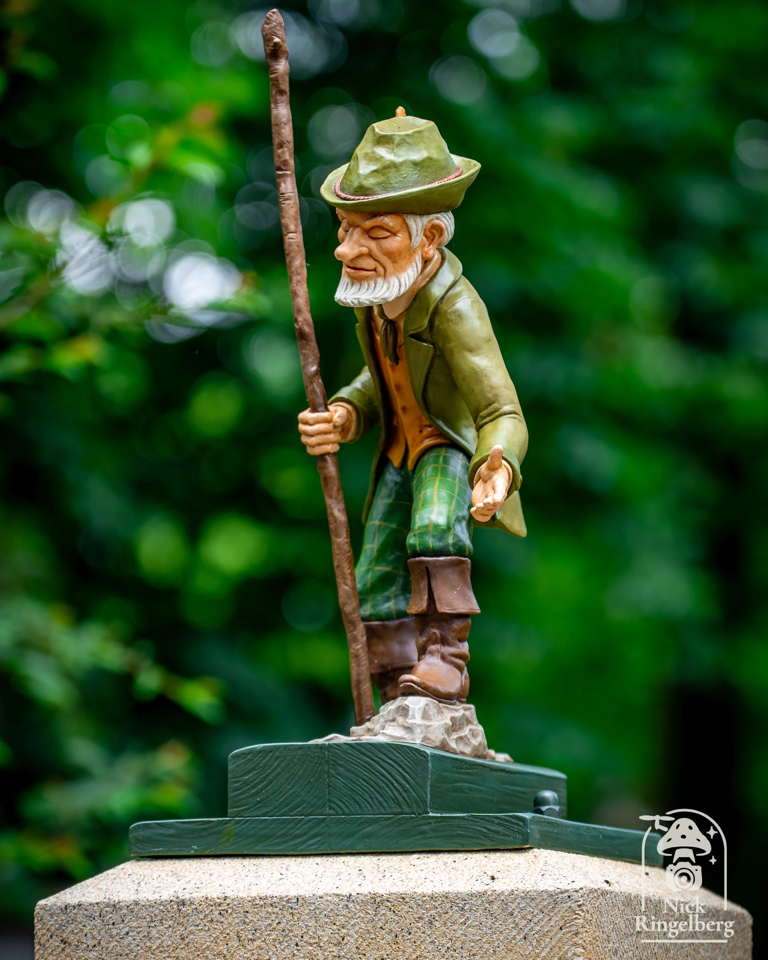 Nieuwe uit/ingang sprookjesbos #efteling #sprookjesbos #beelden #themeparks