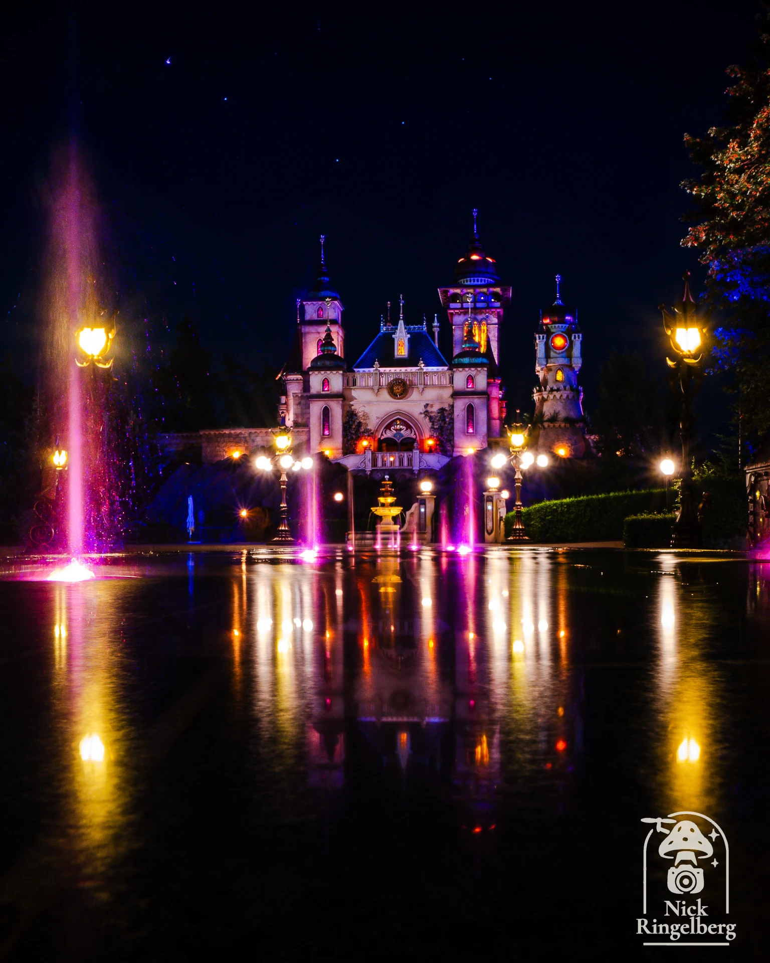 Luc de Portier! Nu kunnen we nog even van hem genieten… Wie zegt er ook altijd even hoi tegen hem als je hem ziet? #efteling #themeparks #caro #pretpark #lucdeportier