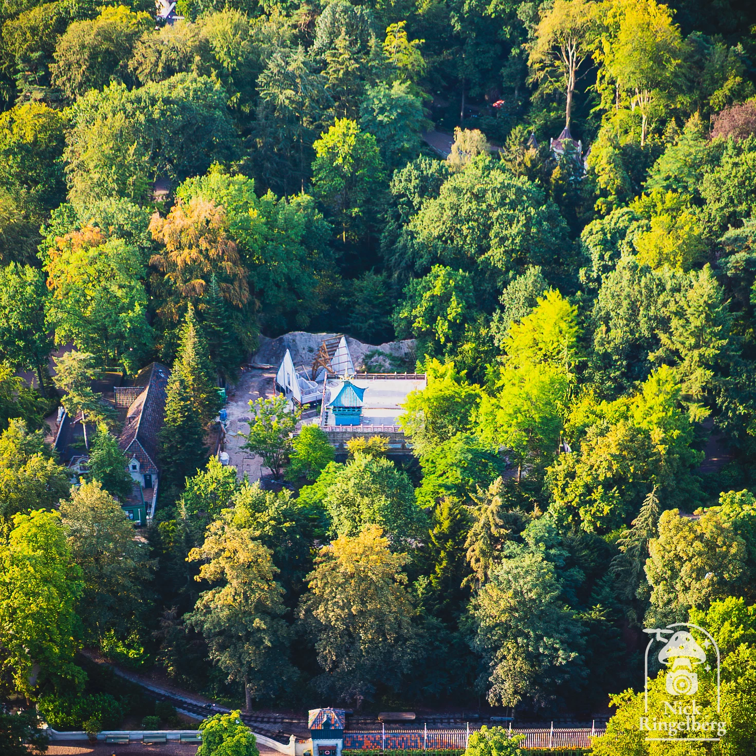 Bouwupdate de Sprookjesbibliotheek #efteling #Sprookjesbibliotheek #sprookjesbos #themeparks #bouwupdate