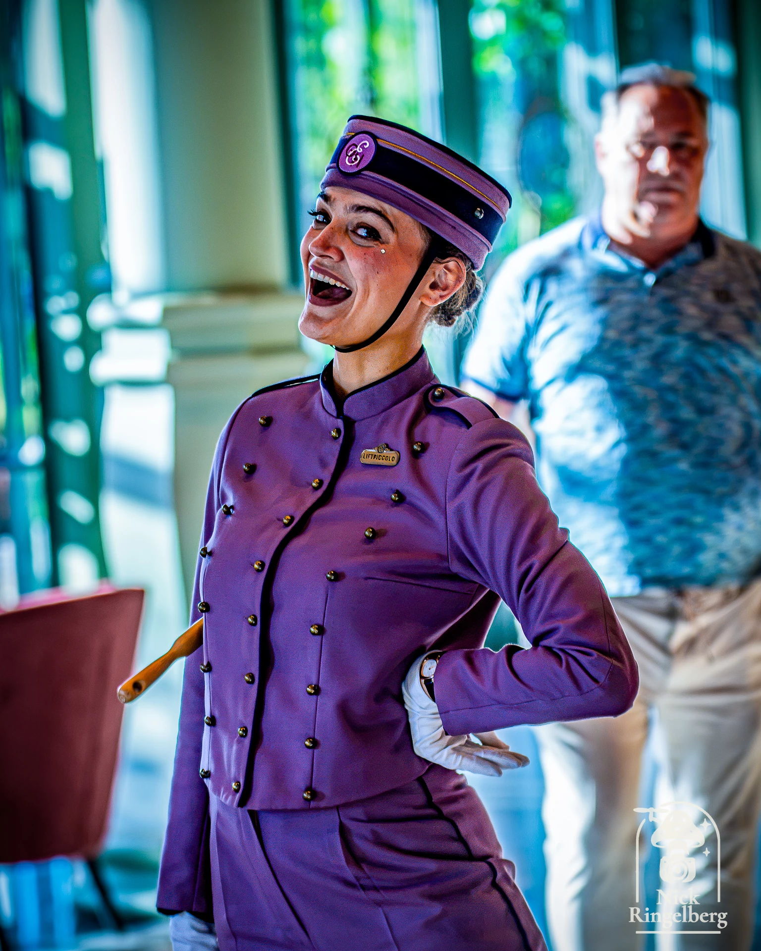 Bijna 9.000 mensen die hier inmiddels meekijken met mijn foto's, video's en alles rondom de Efteling en pretparken. Best een bijzonder aantal eigenlijk. Nog een klein stukje te gaan naar de 9.000. Waarom volg jij mij eigenlijk? #efteling #eftelingfotografie #pretpark #themepark #fotografie