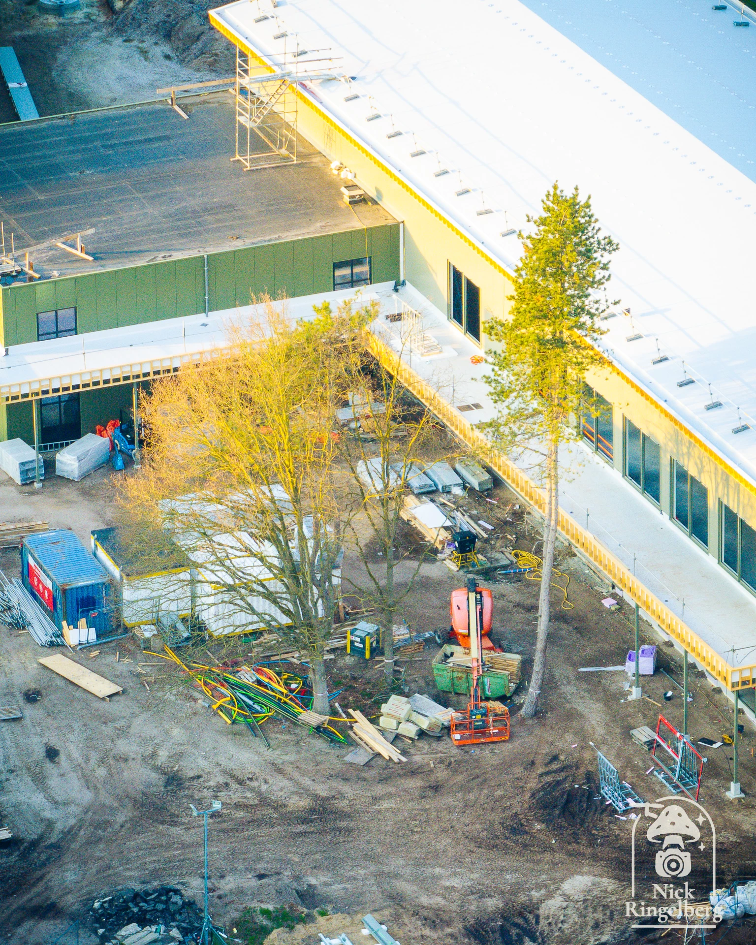 Bouwupdate bij Toverland: de nieuwe werkplaats van de Technische Dienst krijgt al steeds meer vorm. #Toverland #themeparks #bouwupdate