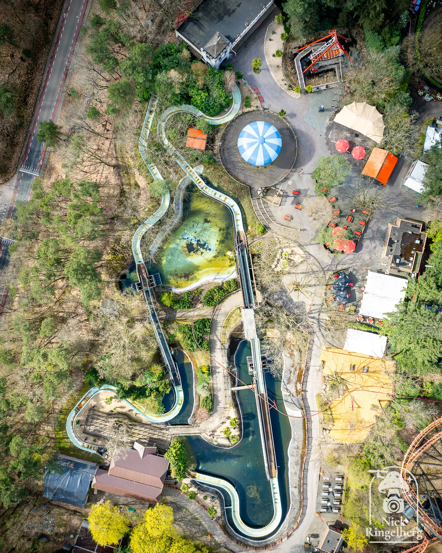 Vandaag opende Oerkracht in Hellendoorn én heropende Wild Waterval met nieuwe sound, waterpomp en besturing. Frisser, spannender en avontuurlijker dan ooit! 🌿💦 Ben jij al eens in Hellendoorn geweest? #Hellendoorn #Oerkracht #themepark