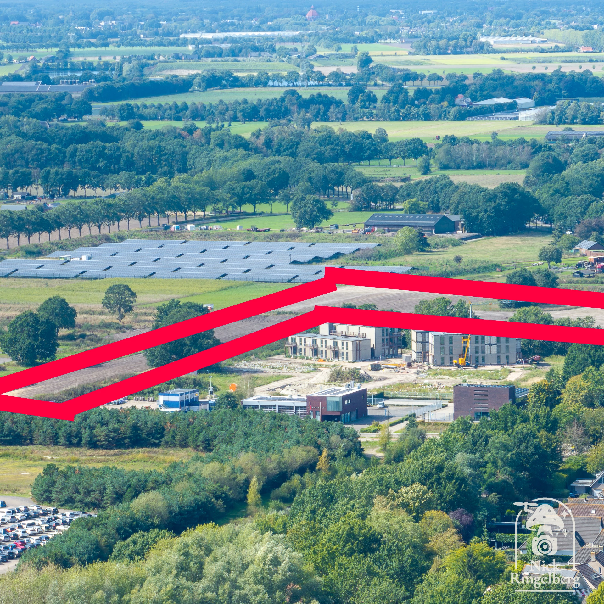 Hier komt mogelijk voor vijf jaar een tijdelijke busremise van Arriva, vlak bij de Efteling. De locatie is goed bereikbaar én kan gebruikmaken van de bestaande stroomaansluiting van de Efteling. Daarna kan het terrein weer terug naar de oorspronkelijke si