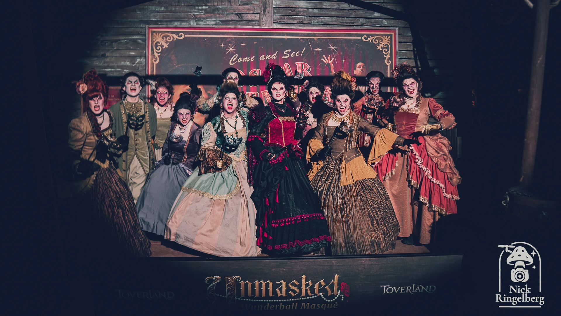 Niet iedereen op deze foto was blij om mij te zien… 😅

Unmasked in Toverland 

#toverland #unmasked #halloween #themepark #pretpark #halloweenphoto