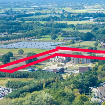Hier komt mogelijk voor vijf jaar een tijdelijke busremise van Arriva, vlak bij de Efteling. De locatie is goed bereikbaar én kan gebruikmaken van de bestaande stroomaansluiting van de Efteling. Daarna kan het terrein weer terug naar de oorspronkelijke si
