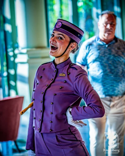Bijna 9.000 mensen die hier inmiddels meekijken met mijn foto's, video's en alles rondom de Efteling en pretparken. Best een bijzonder aantal eigenlijk.

Nog een klein stukje te gaan naar de 9.000.

Waarom volg jij mij eigenlijk?

#efteling #eftelin
