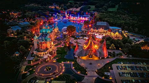 Efteling Grand Hotel by night