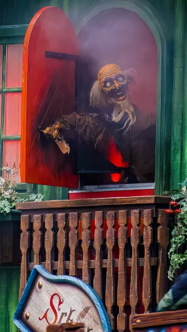 Max en zijn broer en de schoolmeester in de fik